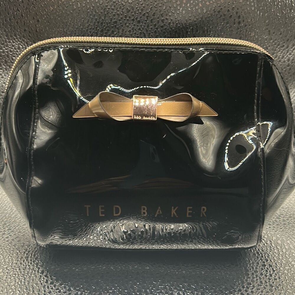 Ted Baker Bow Front Cosmetic Bag Black Patent Leather Rose Gold Hardware Travel